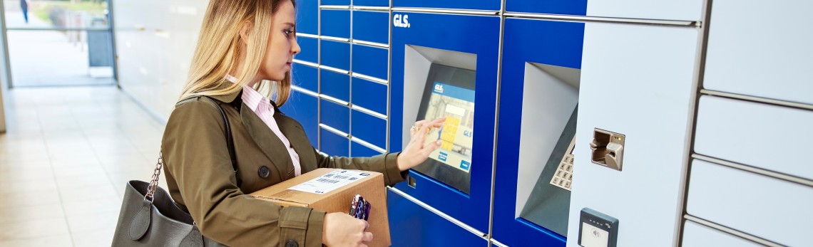 Customer-collecting-a-parcel-at-a-parcel-locker