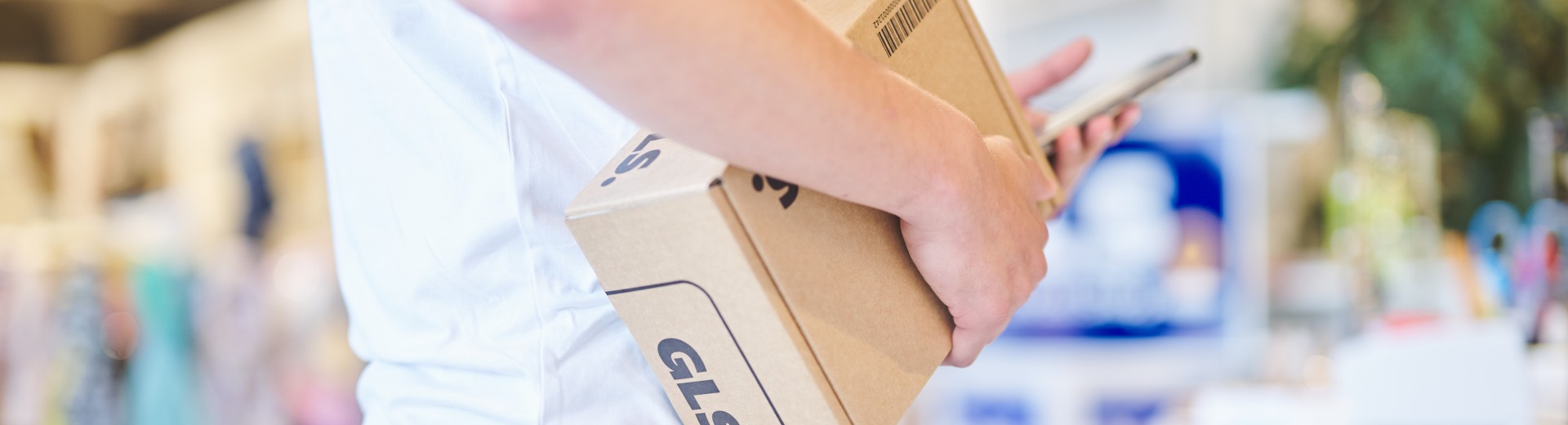 Client dans un Parcel Shop