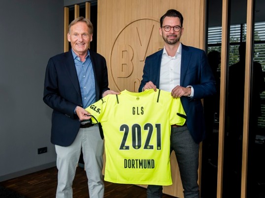 Karl Pfaff and Hans-Joachim Watzke with BVB jersey
