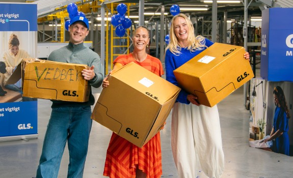 GLS Missionen 2 Fællesbillede med pakker