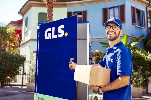 Woman delivering to parcel locker