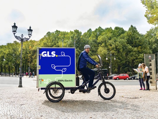 Zero-emission delivery commitment bike GLS France