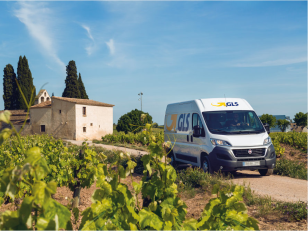 Van GLS près du nouveau dépôt de Béziers