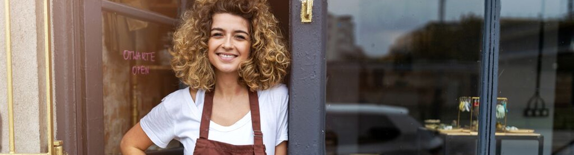  Smiling GLS business customer