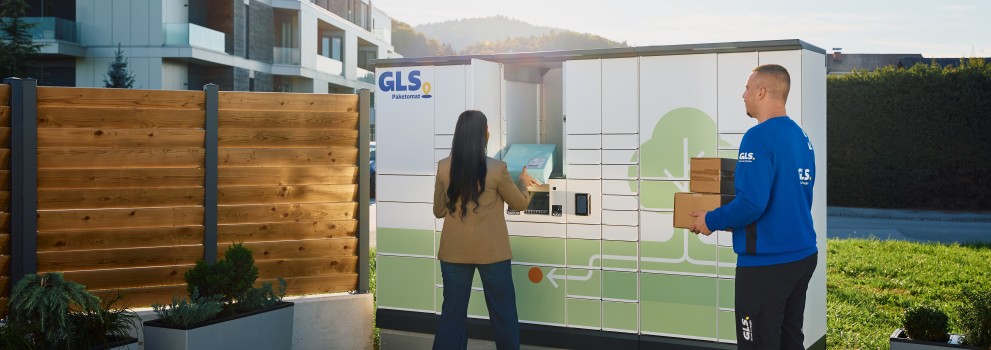 Customer and GLS courier in front of a Parcel Locker