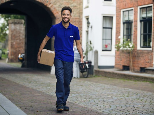 Parcel delivery with GLS courier